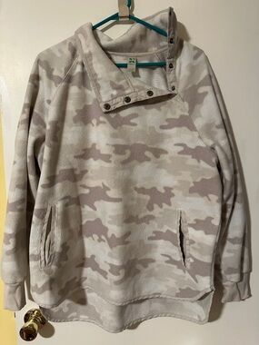 GreenTea Beige Camouflage Snap Funnel Neck Hoodie